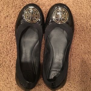 Tory Burch Patent Black Caroline Flats Size 7.5